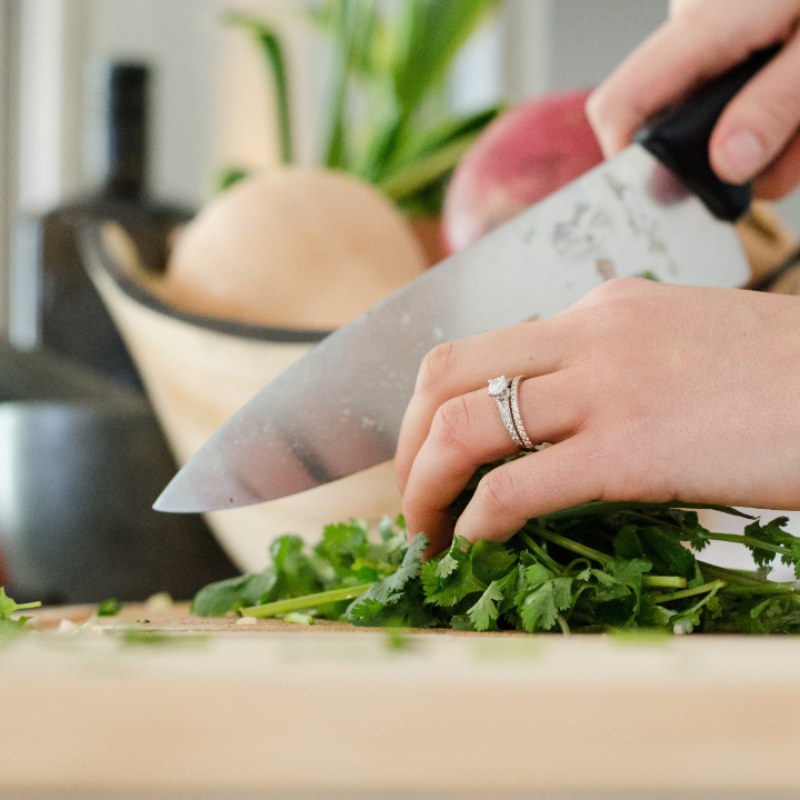 herramientas de corte en la cocina con nombres